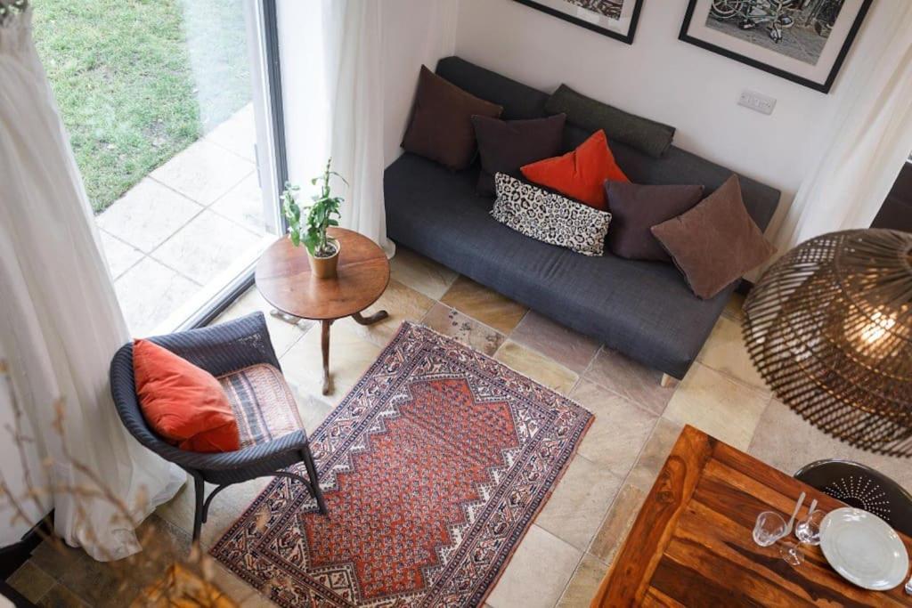 Stylish Cottage In The Pewsey Vale มาร์ลบะระ ภายนอก รูปภาพ