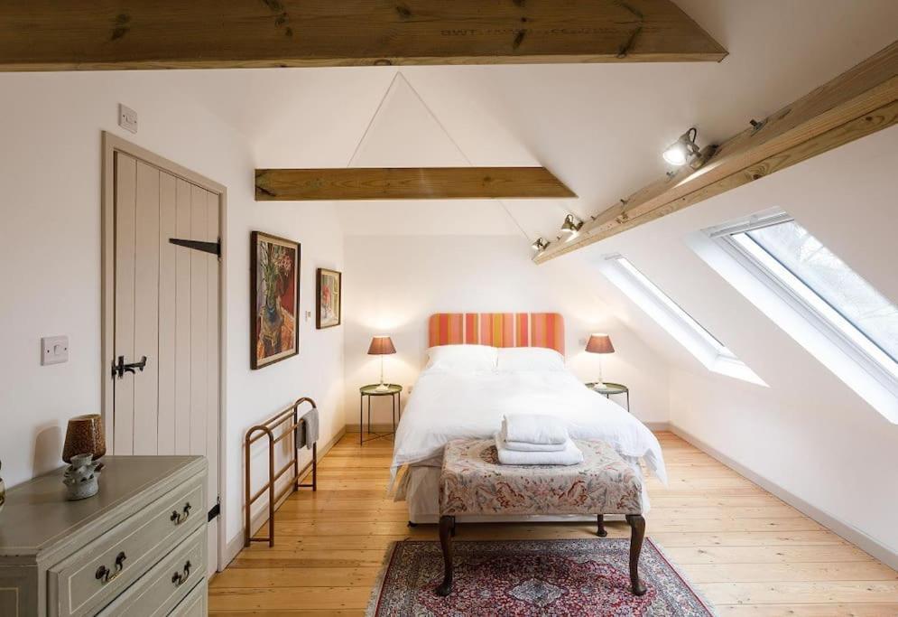 Stylish Cottage In The Pewsey Vale มาร์ลบะระ ภายนอก รูปภาพ