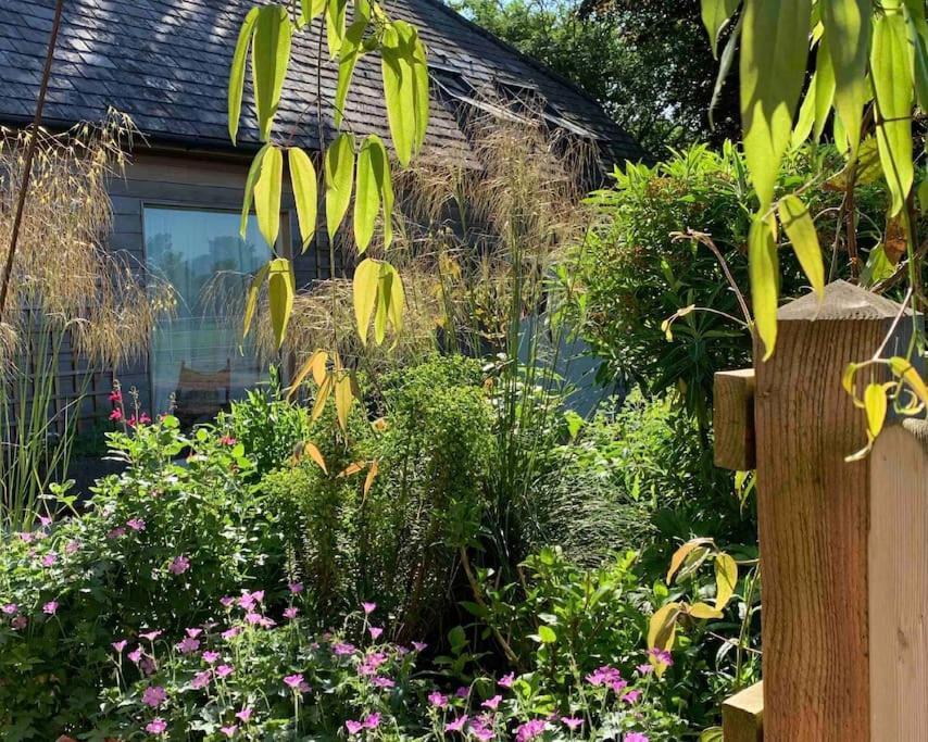 Stylish Cottage In The Pewsey Vale มาร์ลบะระ ภายนอก รูปภาพ