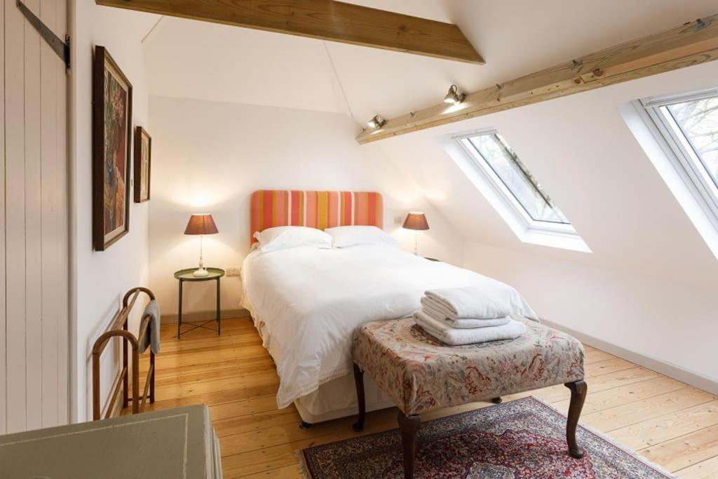 Stylish Cottage In The Pewsey Vale มาร์ลบะระ ภายนอก รูปภาพ